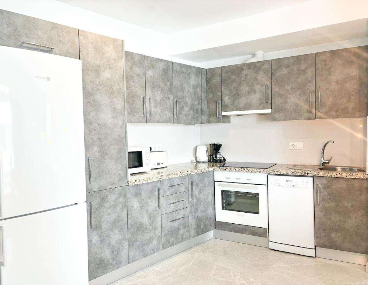 Appartement Renovated 2 Bedroom In Center, Carabeo Area Nerja